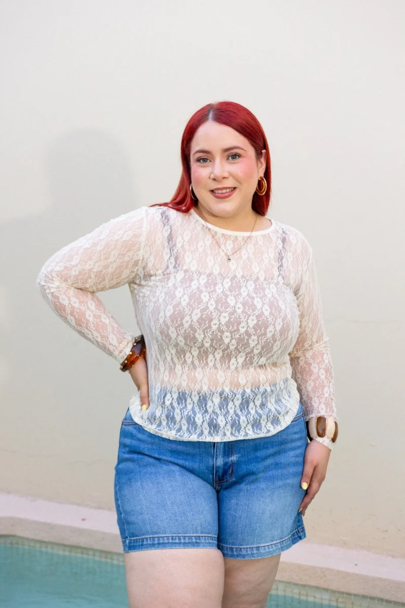 Blusa Curvy Encaje Floral Translúcida Manga Larga Beige - Imagen 4