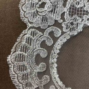 Velo de Novia de Encaje de Hilo.