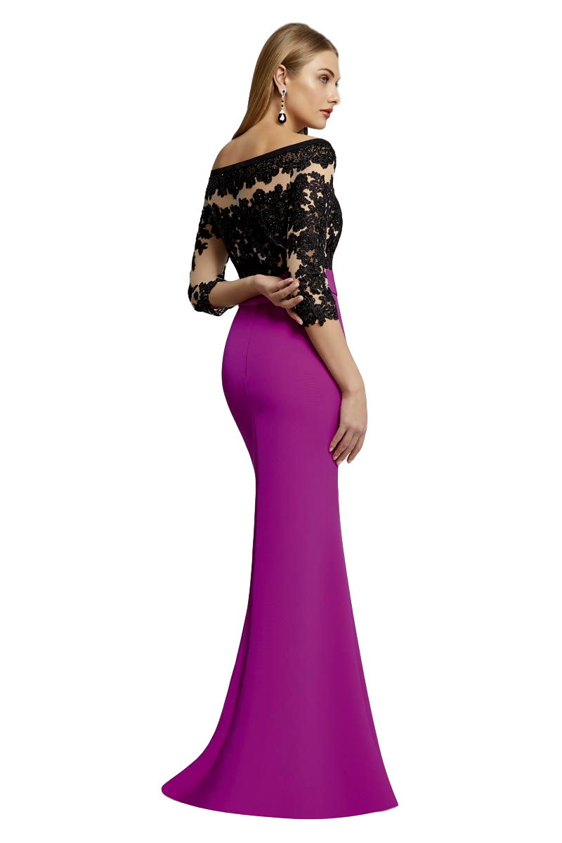 Vestido de madrina con cuerpo de encaje con manga y falda en color buganvilla. - Imagen 3