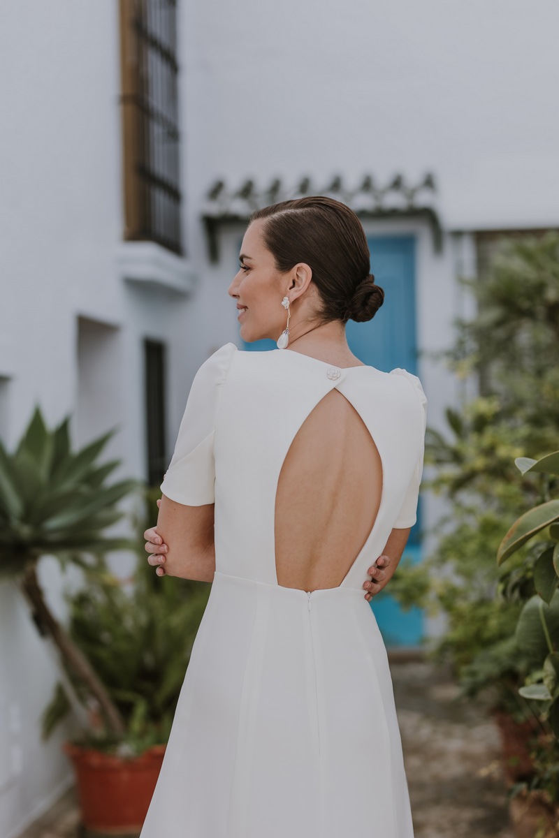 Vestido de Novia con manga corta y escote cuadrado. - Imagen 3
