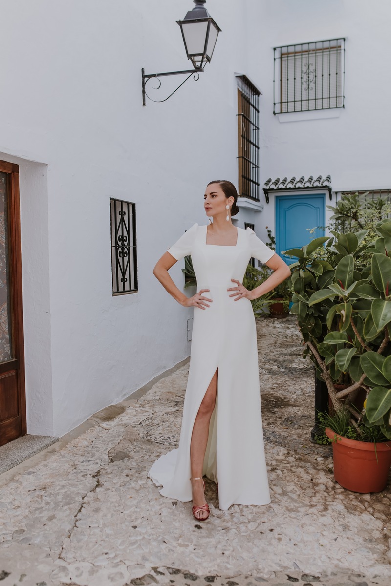 Vestido de Novia con manga corta y escote cuadrado. - Imagen 7