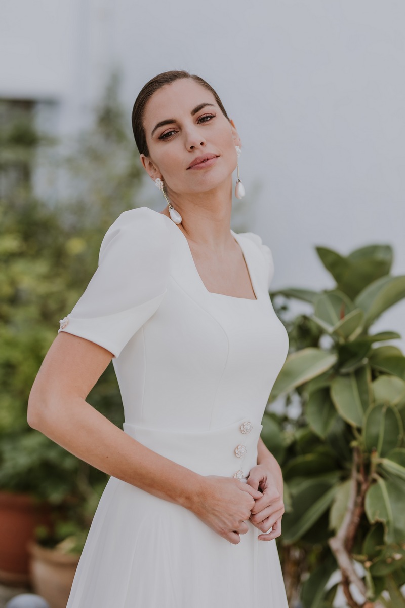 Vestido de Novia con manga corta y escote cuadrado. - Imagen 6