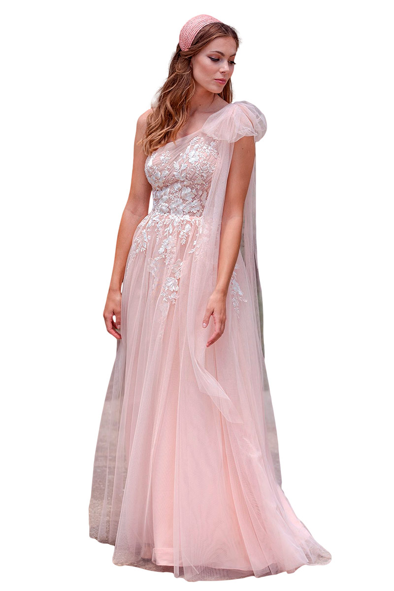 Vestido largo de invitada o dama en tul rosa empolvado.