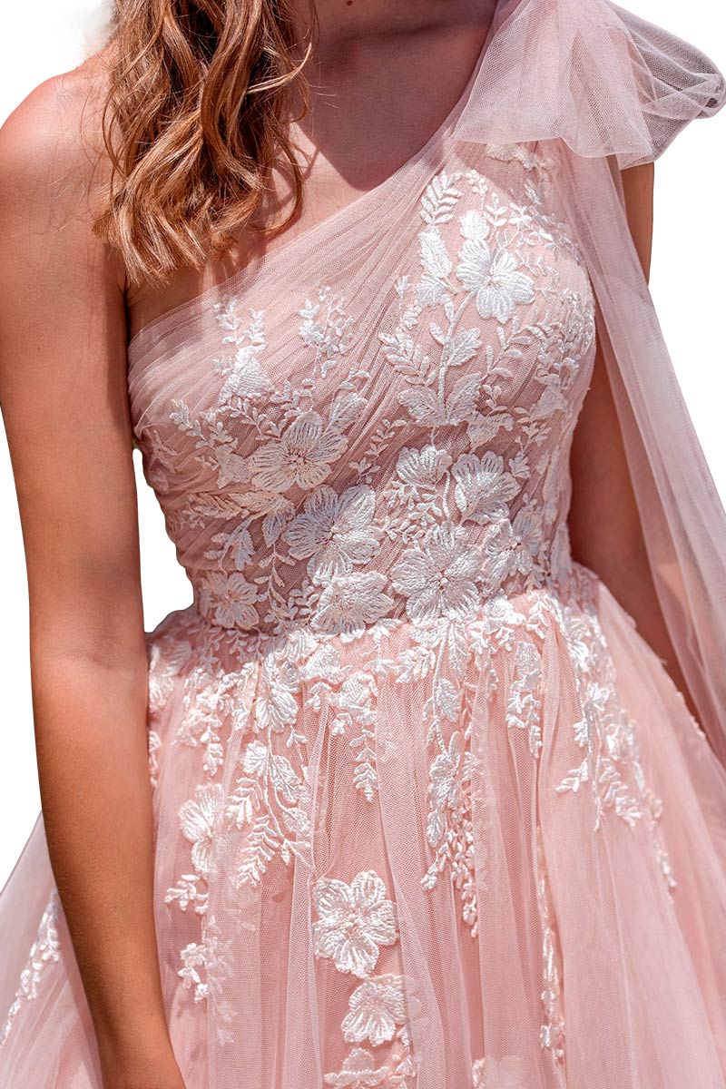 Vestido largo de invitada o dama en tul rosa empolvado. - Imagen 3