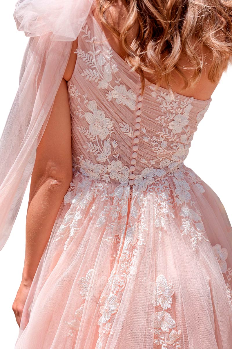 Vestido largo de invitada o dama en tul rosa empolvado. - Imagen 4