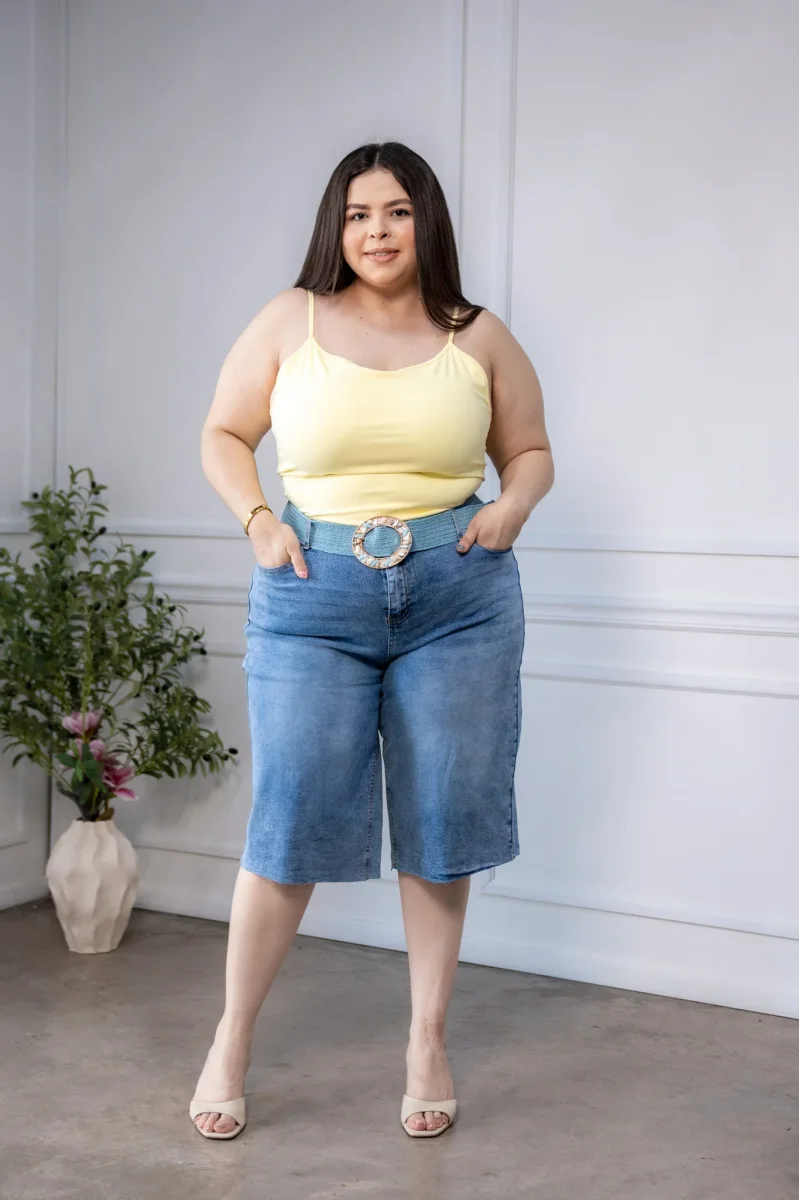 Bermuda Curvy Denim Deslavado Claro