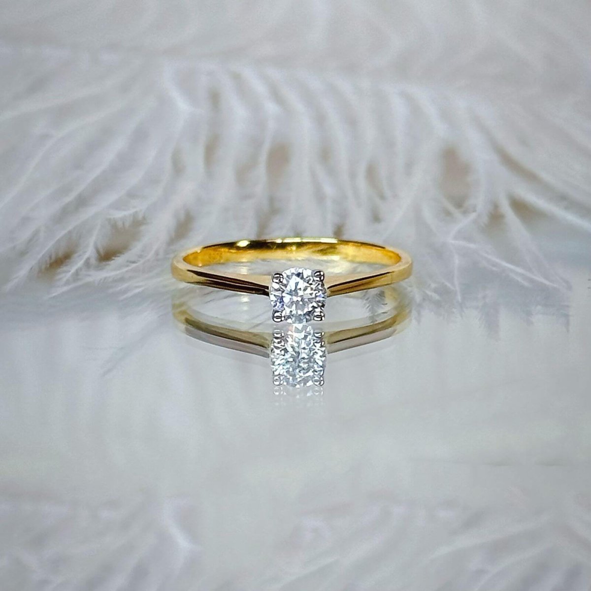 Anillo Anne 10k moisanita 0.3ct con certificado GRA - Imagen 3