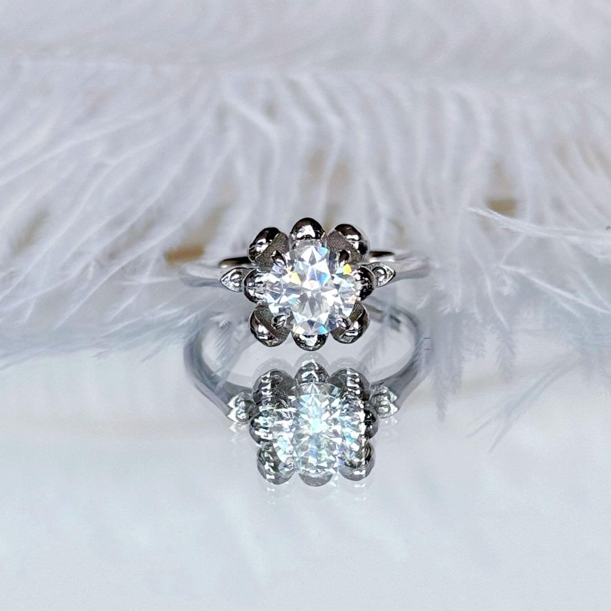 Anillo Fleur 14k moisanita 1.0ct con certificado GRA - Imagen 3