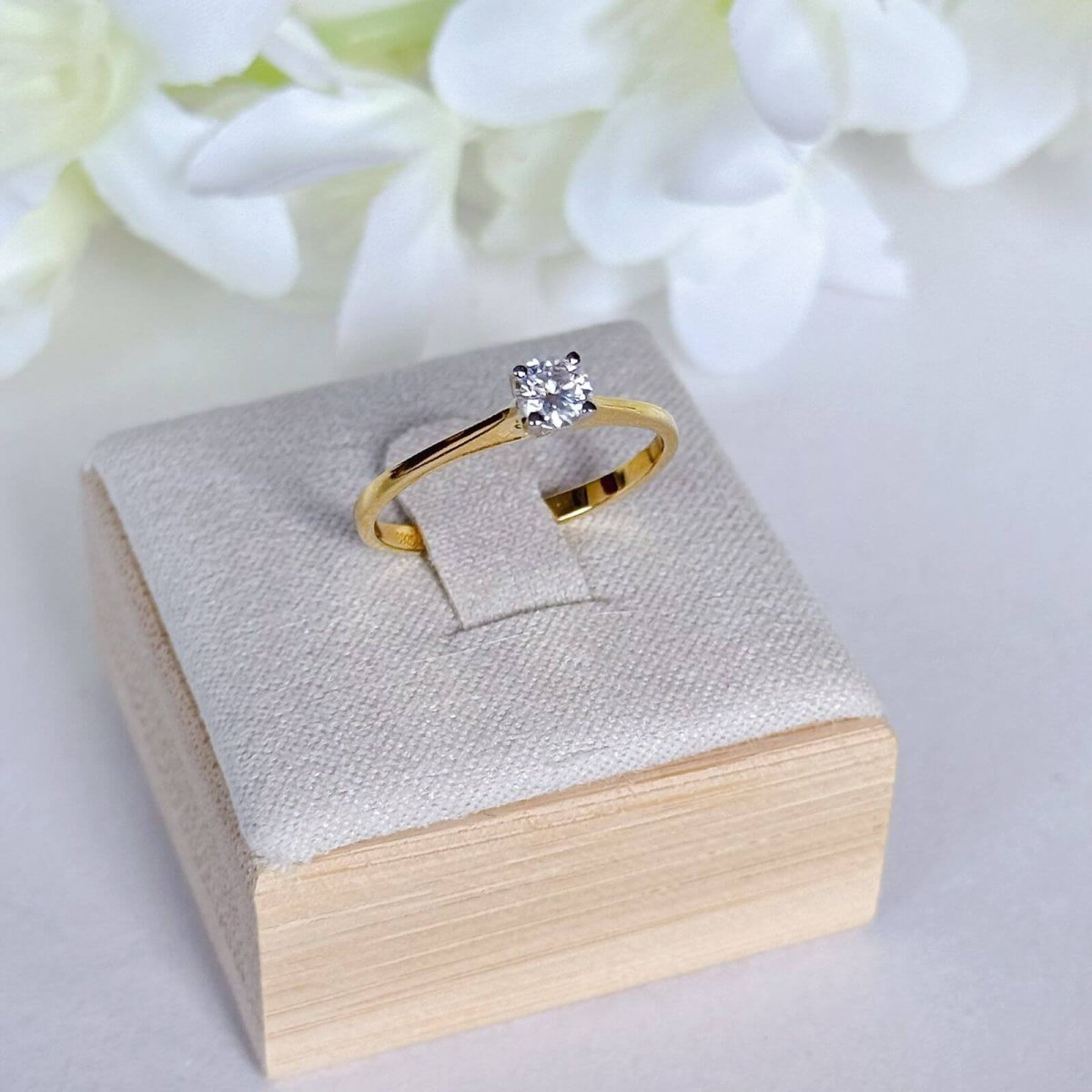 Anillo Anne 10k moisanita 0.3ct con certificado GRA - Imagen 6