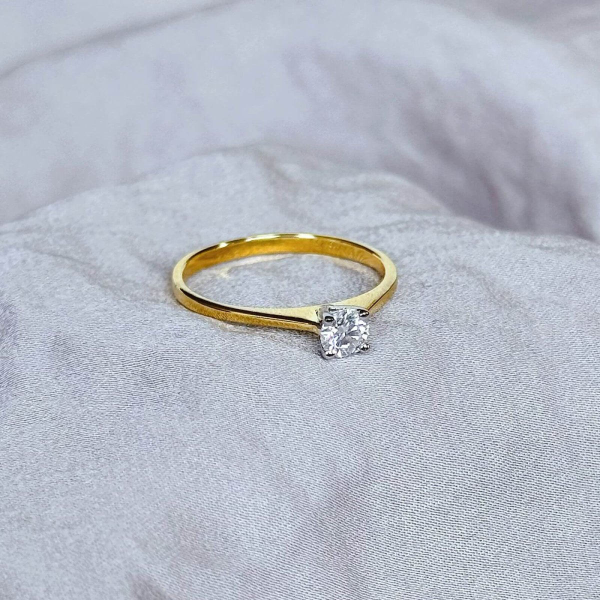 Anillo Anne 10k moisanita 0.3ct con certificado GRA - Imagen 5