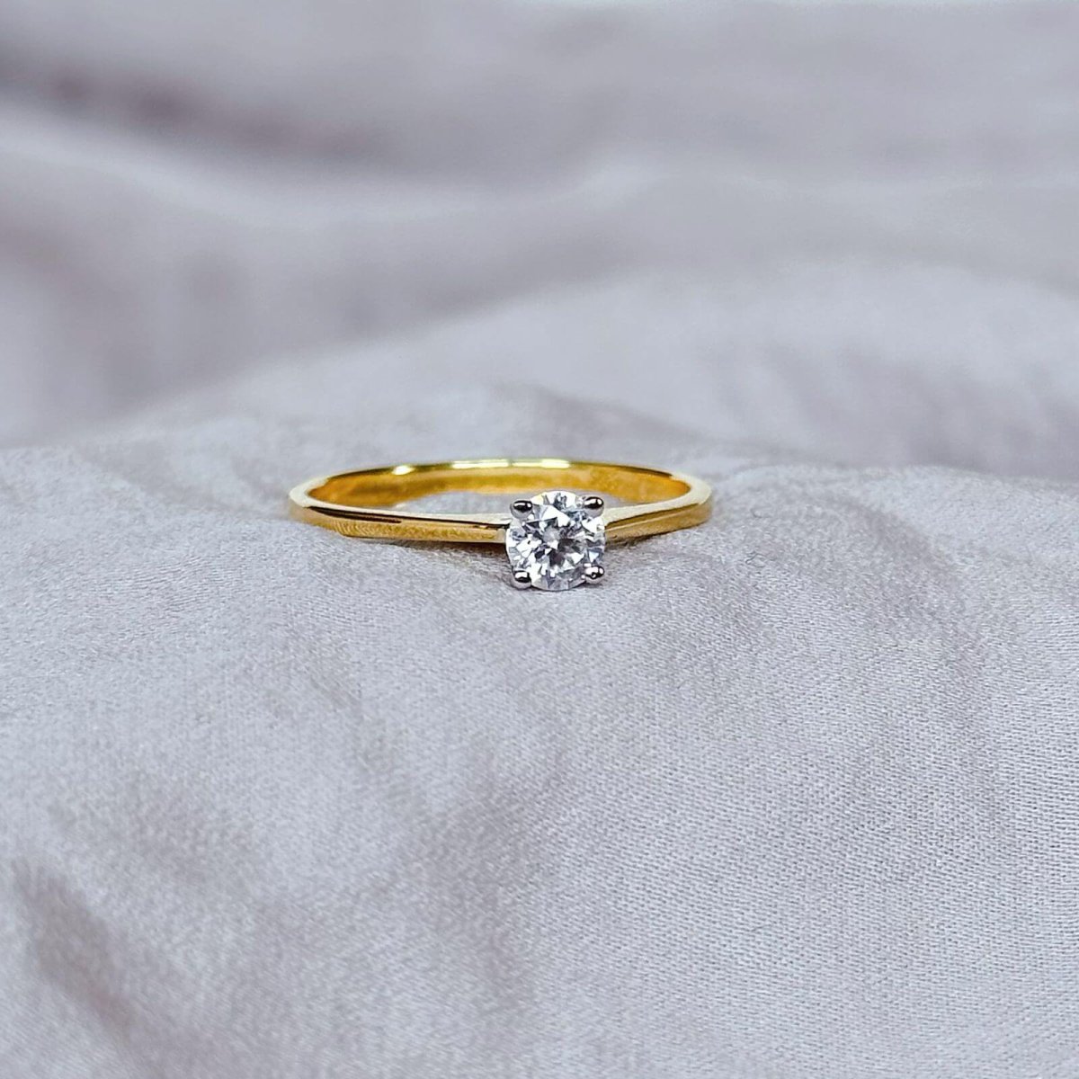 Anillo Anne 10k moisanita 0.3ct con certificado GRA - Imagen 2