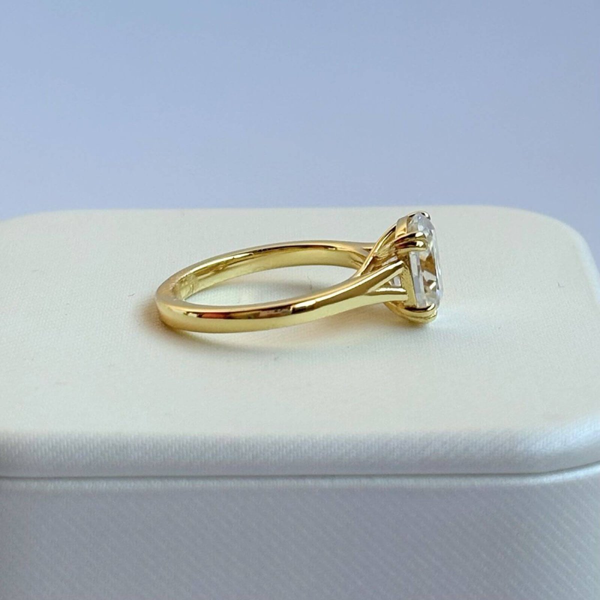 Anillo Donatella 14K Moissanita Cojín 3.0CT Con Certificado GRA - Imagen 5