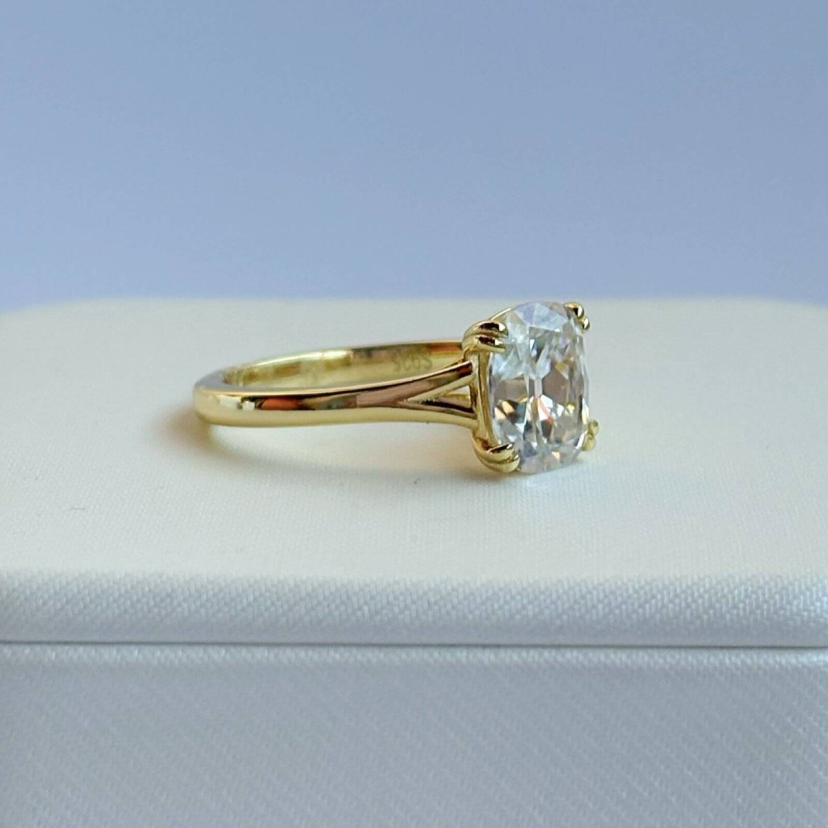Anillo Donatella 14K Moissanita Cojín 3.0CT Con Certificado GRA - Imagen 4