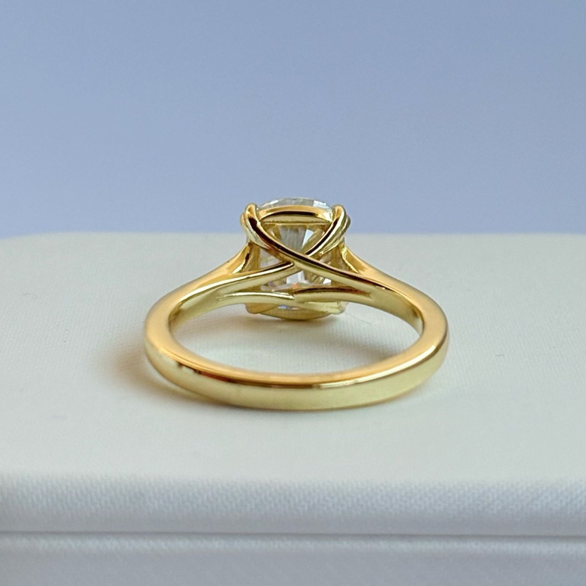 Anillo Donatella 14K Moissanita Cojín 3.0CT Con Certificado GRA - Imagen 6