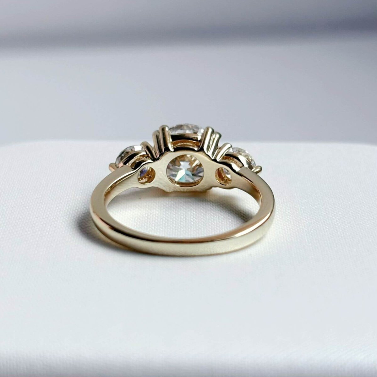 Anillo Belly 10K Moisanita 2.0CT Con Certificado GRA - Imagen 5