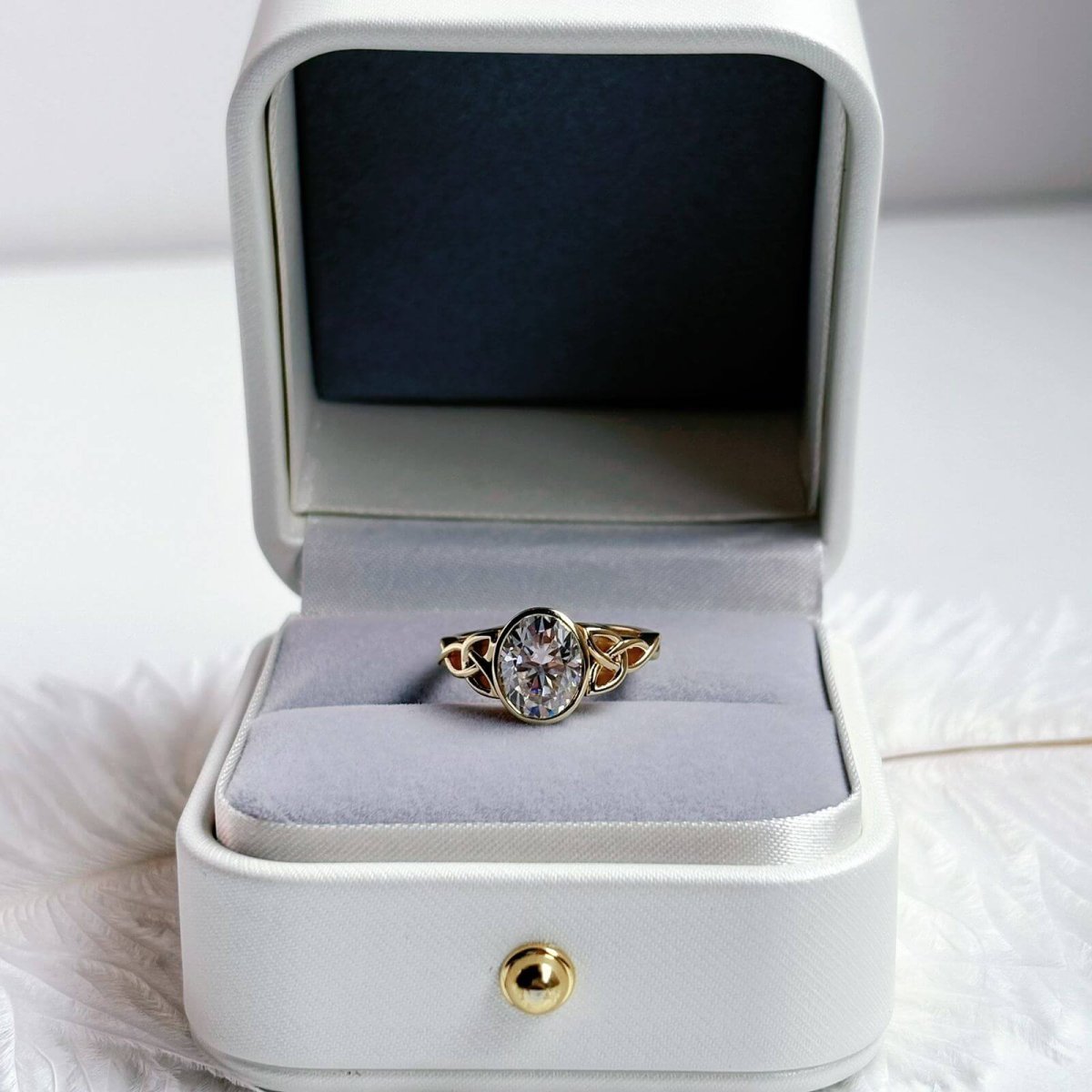 Anillo Minerva 14K Moisanita Oval 2.0CT Con Certificado GRA - Imagen 9