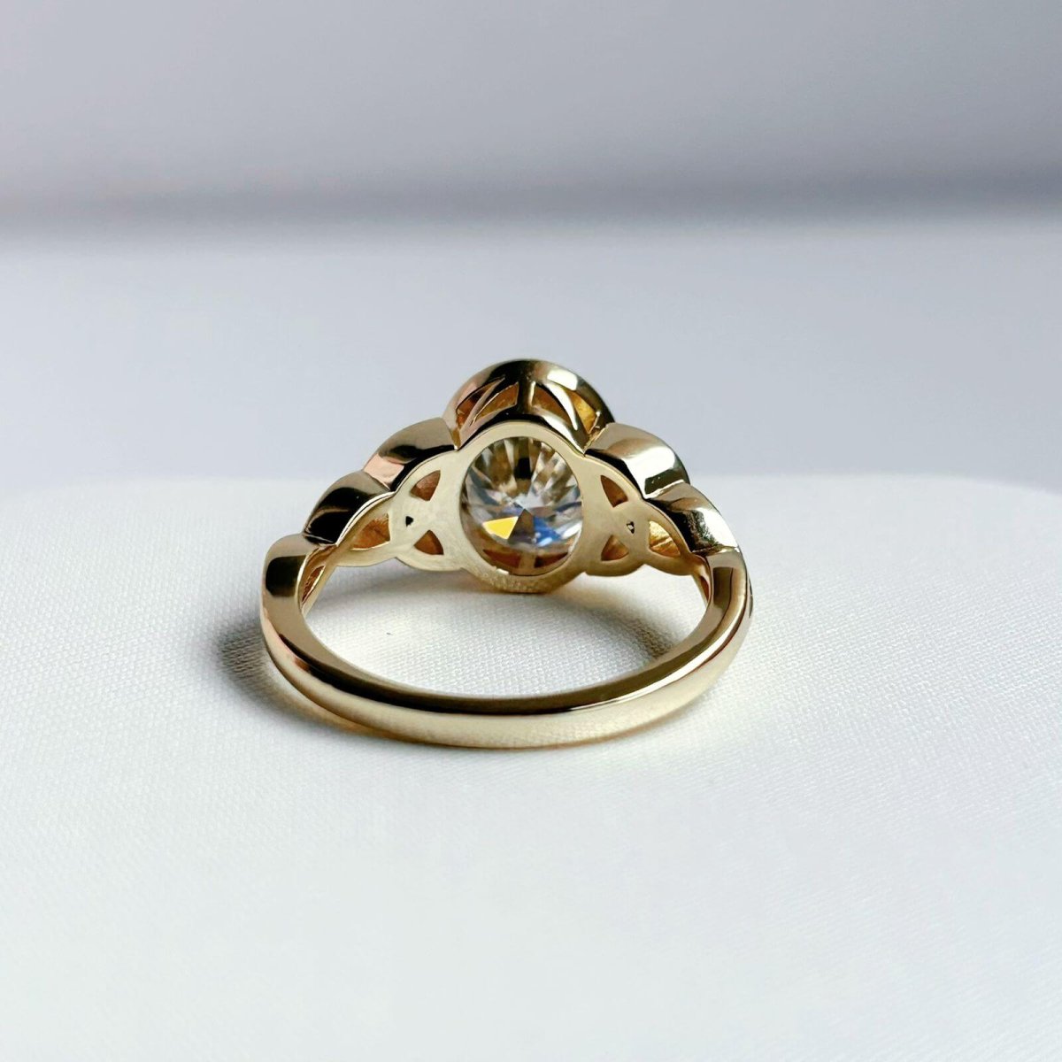 Anillo Minerva 14K Moisanita Oval 2.0CT Con Certificado GRA - Imagen 5