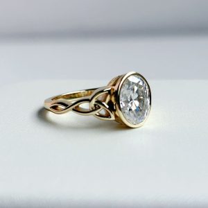 Anillo Minerva Moisanita Oval 2.0CT Con Certificado GRA