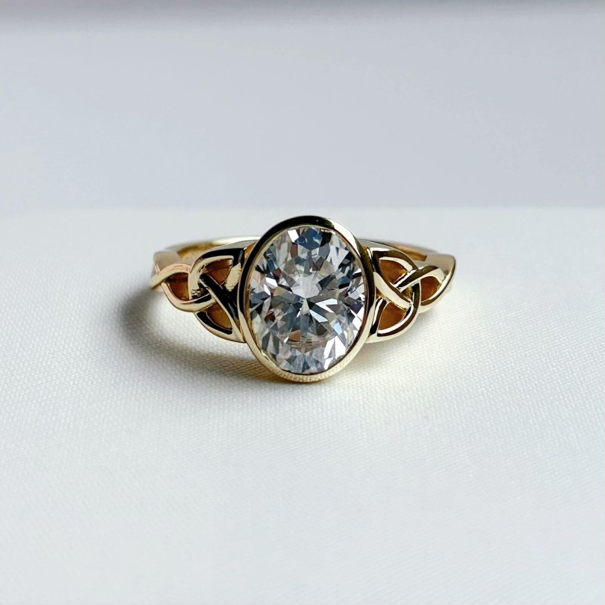 Anillo Minerva 14K Moisanita Oval 2.0CT Con Certificado GRA - Imagen 3