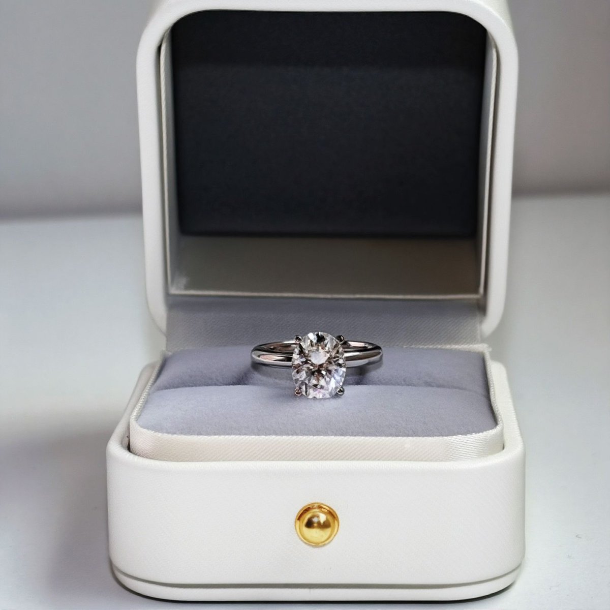 Anillo Ophelia 10K Moisanita Oval 3.0CT Con Certificado GRA - Imagen 5