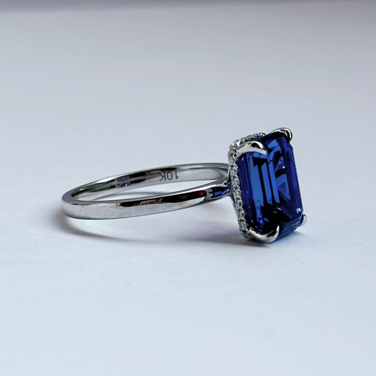 Anillo Anastasia 14K Zafiro De Laboratorio Corte Esmeralda 3.0CT - Imagen 3