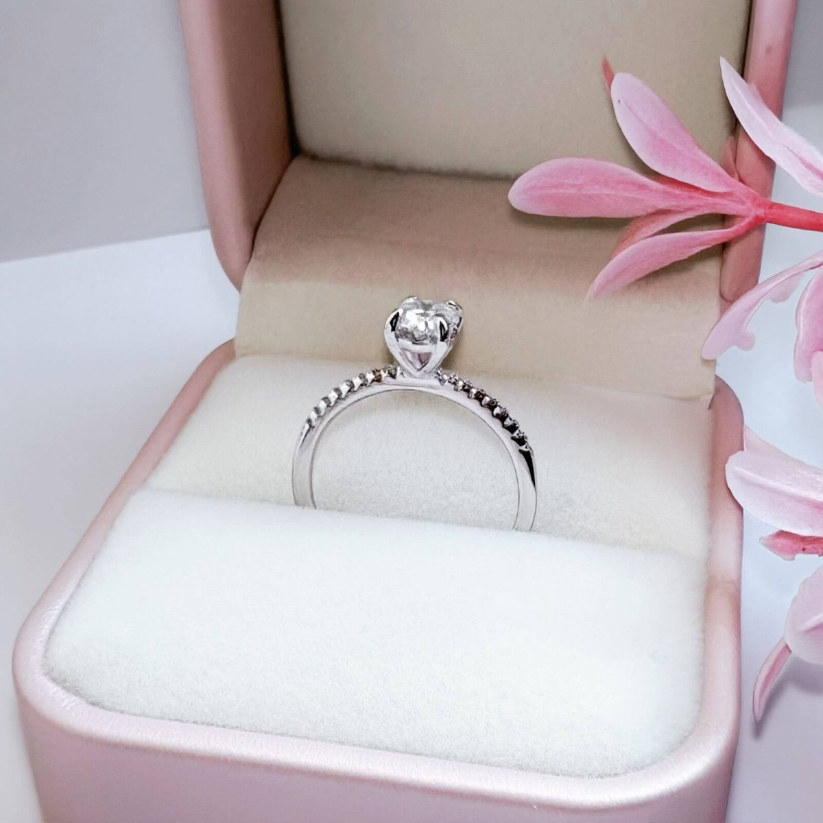 Anillo Promise 14k Moisanita Oval 1.0ct Con Cerfificado GRA - Imagen 6