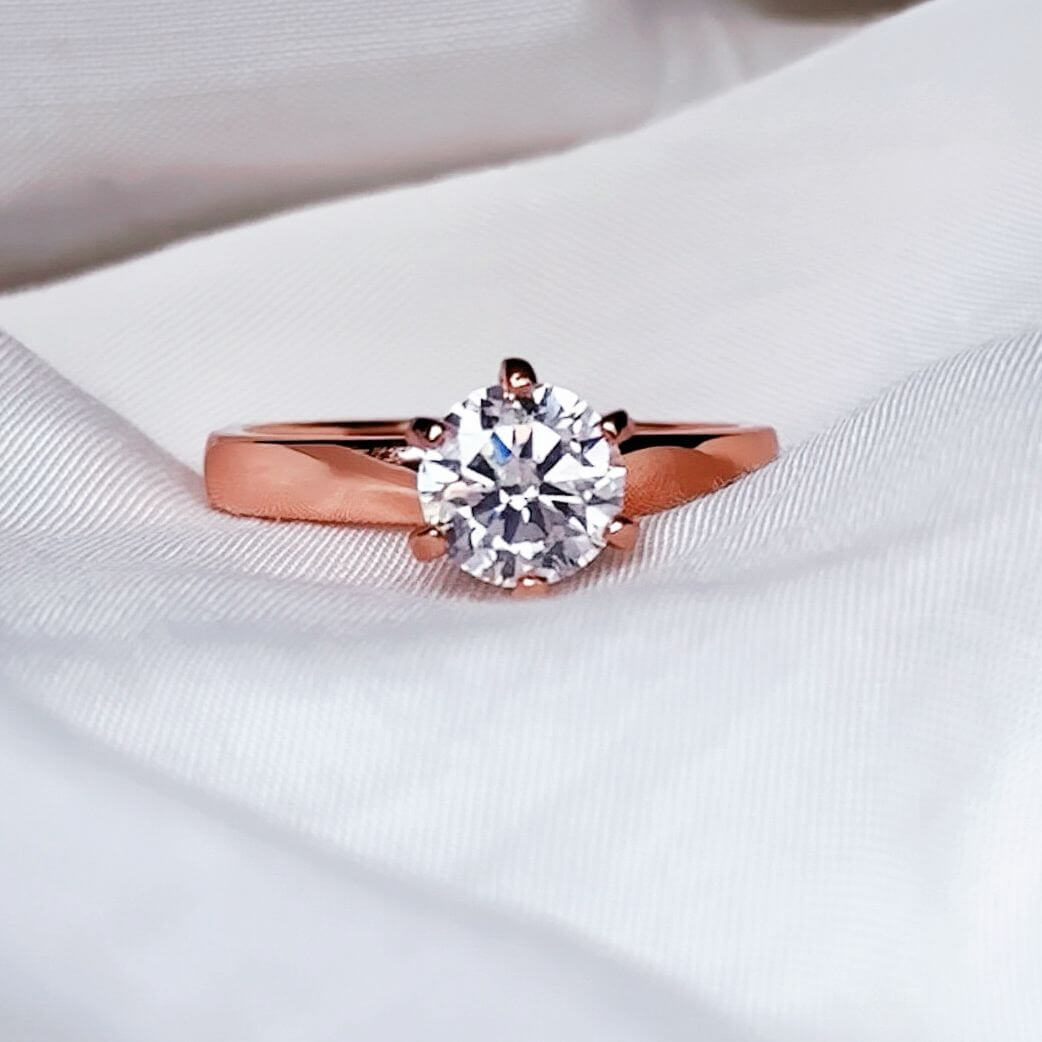 Anillo Olivia 14k moisanita 1.0ct con certificado GRA