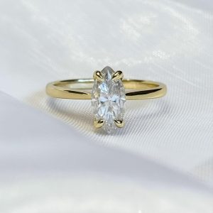 Anillo Marquesa 10k moisanita marquesa 1.0ct con certificado GRA