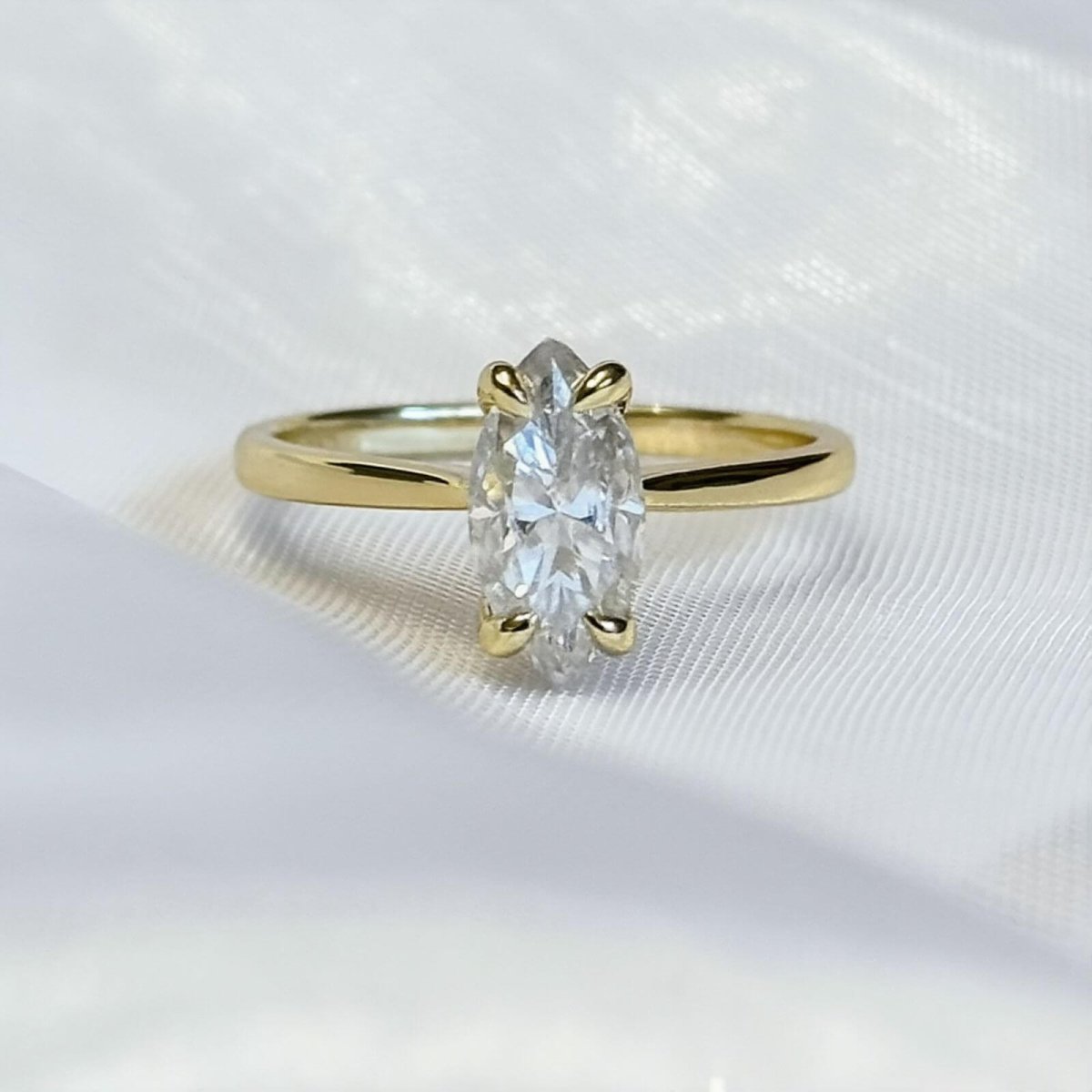 Anillo Marquesa 10k moisanita marquesa 1.0ct con certificado GRA