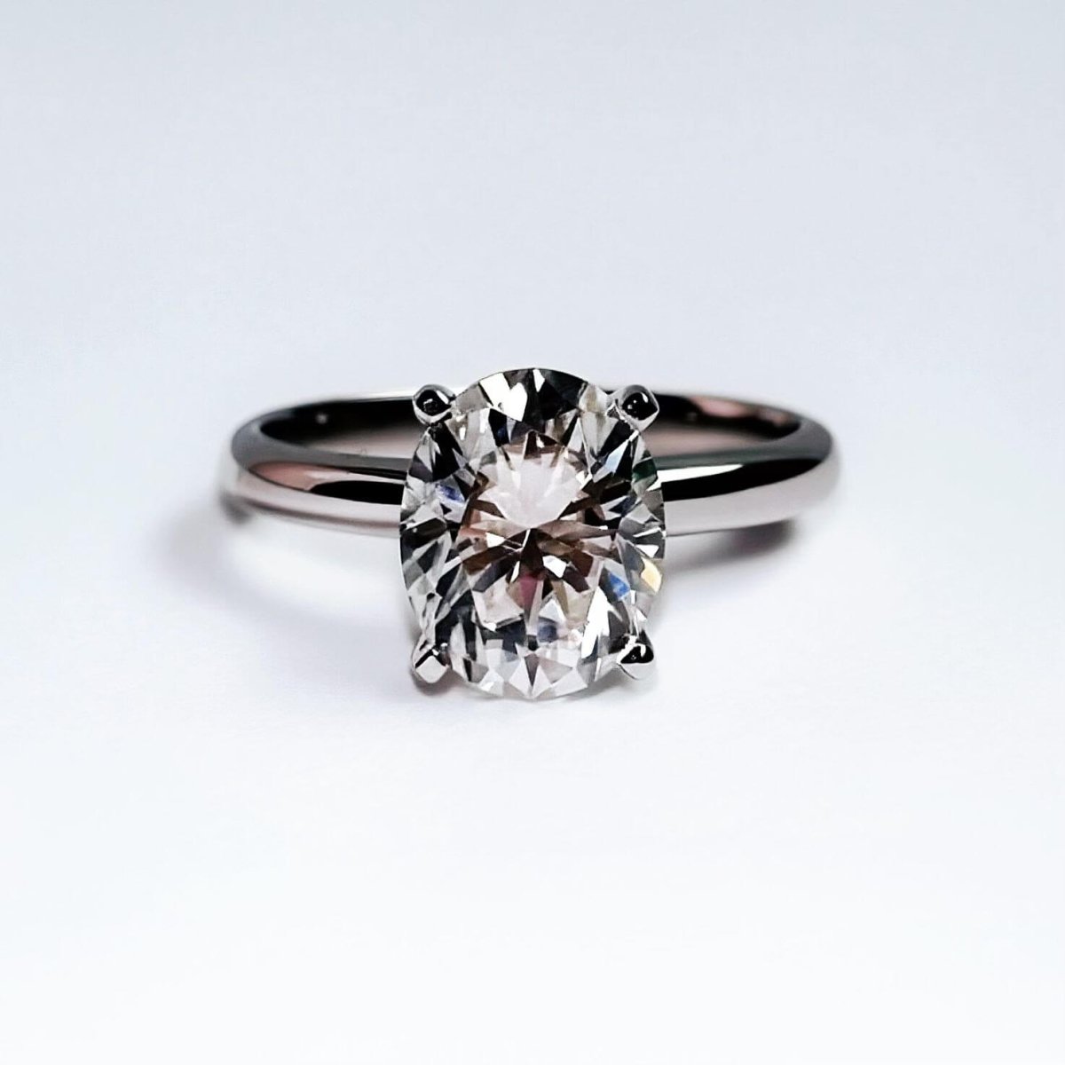 Anillo Ophelia 10K Moisanita Oval 3.0CT Con Certificado GRA