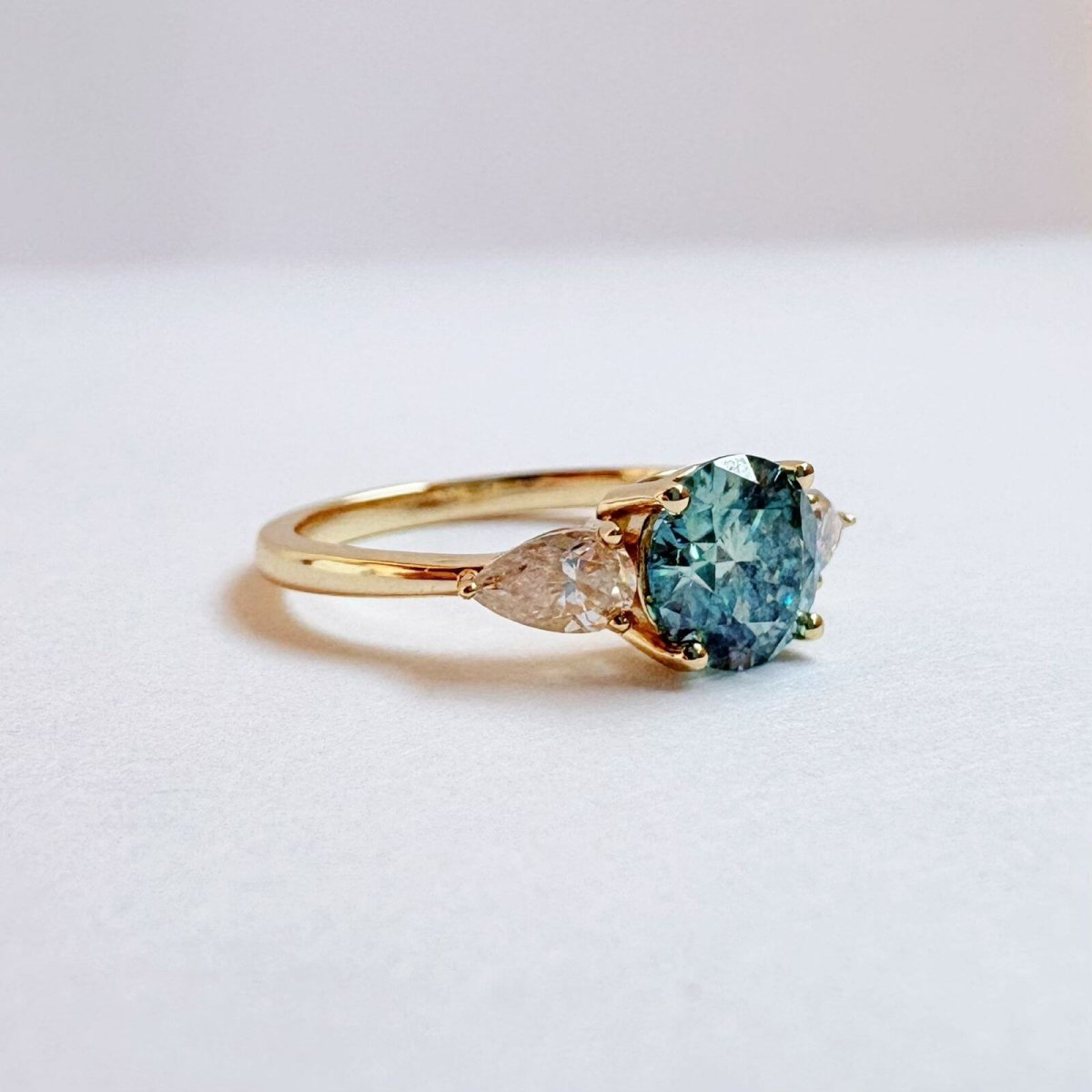 Anillo Serena 10K Moisanita Cyan 1.0ct Con Cerfificado GRA - Imagen 3
