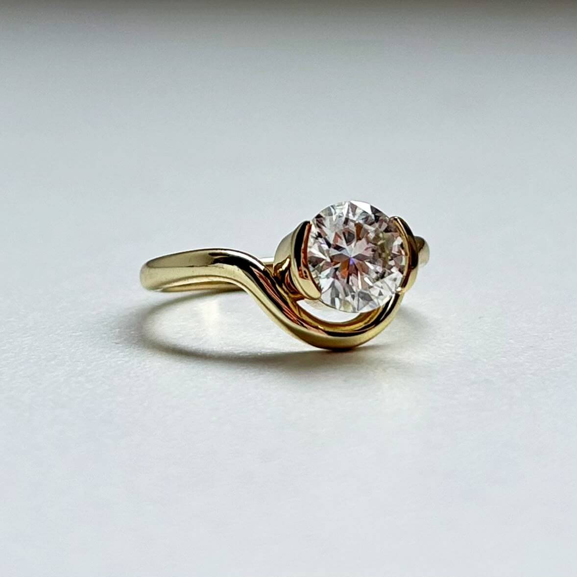 Anillo Odisea moisanita 1.2ct con certificado GRA - Imagen 4