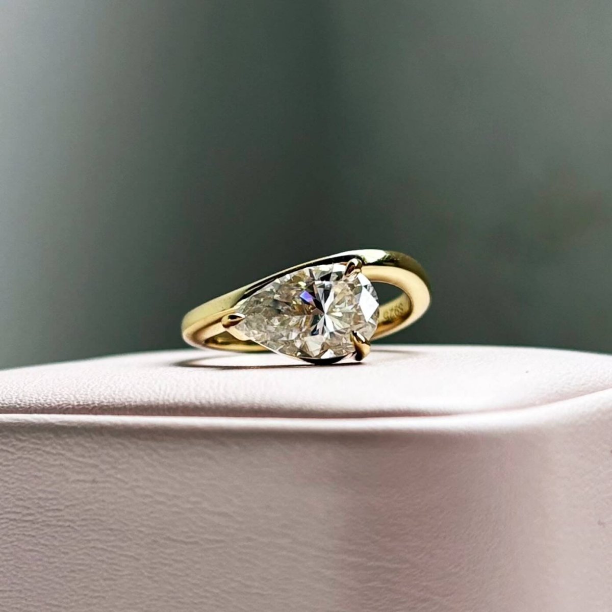 Anillo Danesa Moisanita Pera 3.0CT Con Certificado GRA - Imagen 9