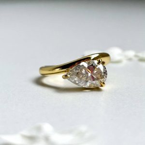 Anillo Danesa Moisanita Pera 3.0CT Con Certificado GRA