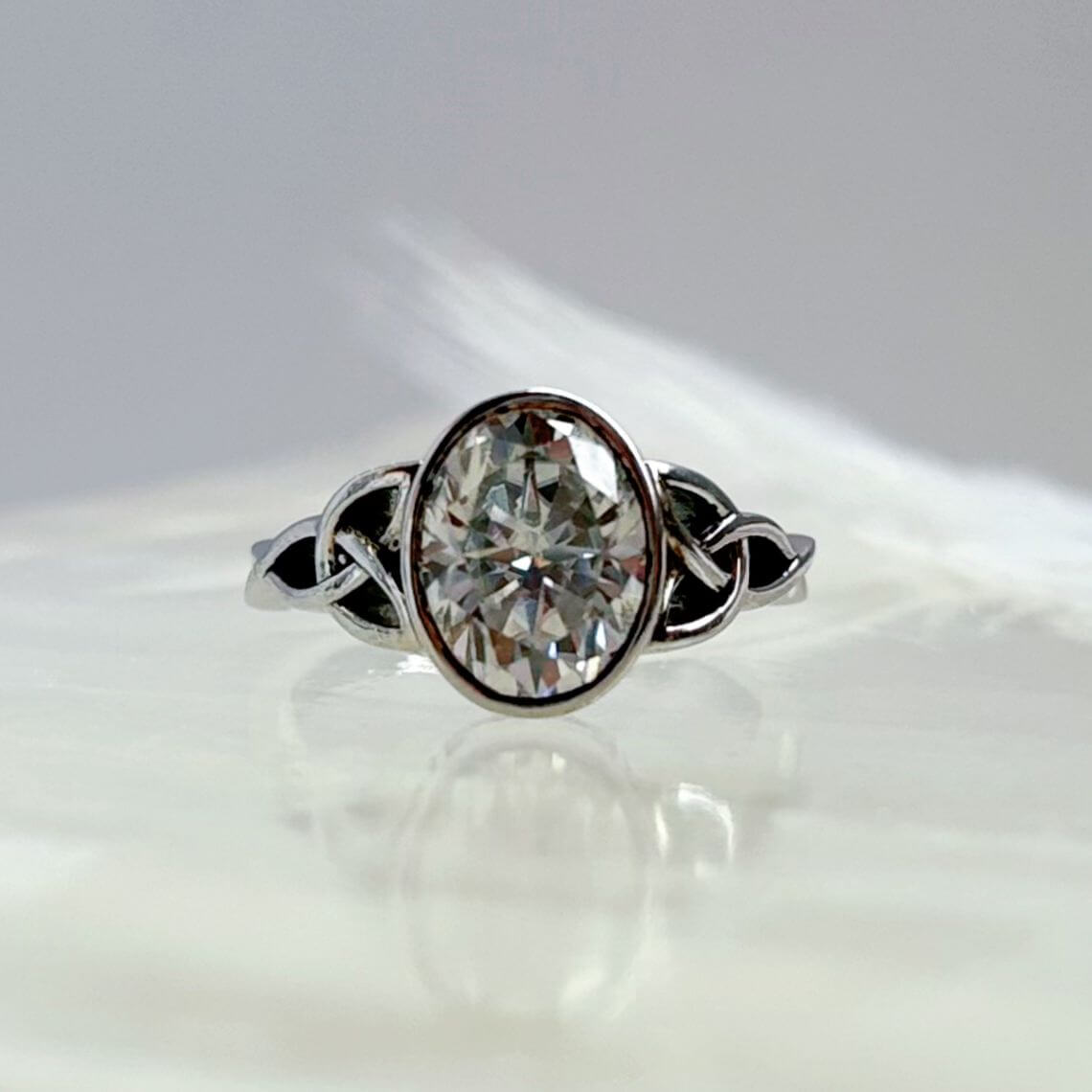 Anillo Minerva 14K Moisanita Oval 2.0CT Con Certificado GRA - Imagen 2
