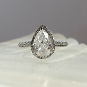 Anillo Isabella 10K Moisanita Pera Hielo 2.0CT Con Certificado GRA