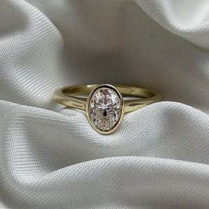 Anillo Leonora Moisanita Oval 1.0CT Con Certificado GRA
