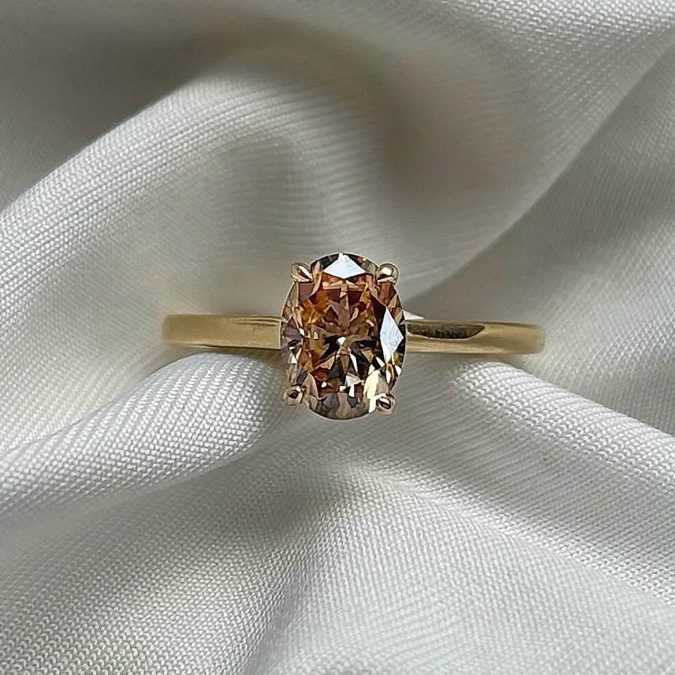 Anillo Dakota 10k Moisanita Champán Oval 1.5ct Con Certificado GRA - Imagen 2