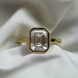 Anillo Alizée 10k Moisanita Esmeralda 3.0CT Con Certificado GRA