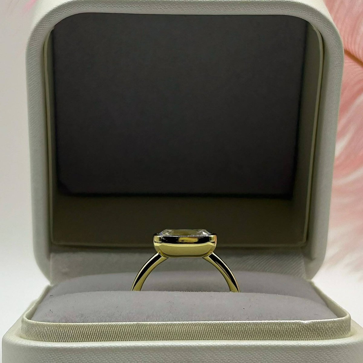 Anillo Zendaya 10K Moisanita OMC 2.0CT Con Certificado GRA - Imagen 4