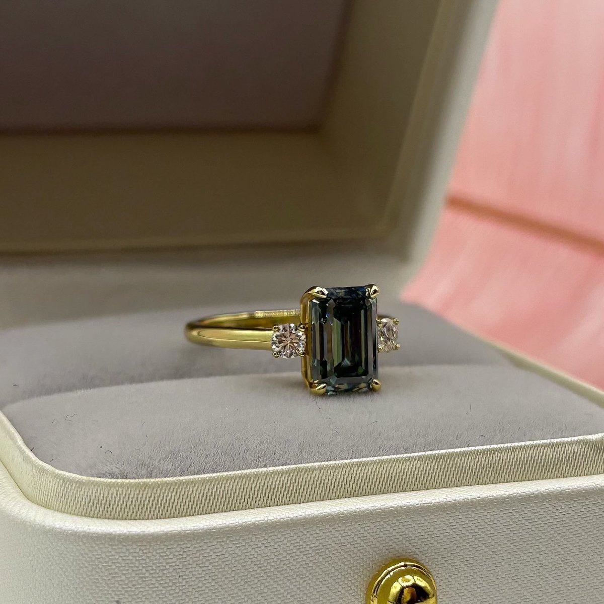 Anillo Camila 14k Moisanita Cyan Esmeralda 2.5CT Con Certificado GRA - Imagen 5