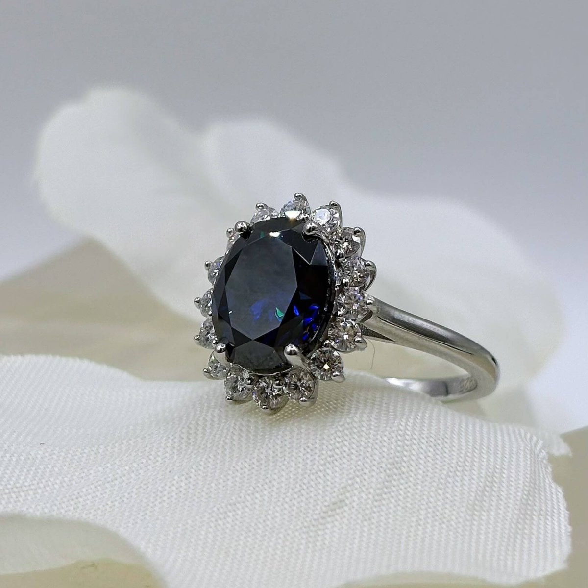 Anillo Diana 14k Moisanita Oval 3.0CT Con Certificado GRA - Imagen 5