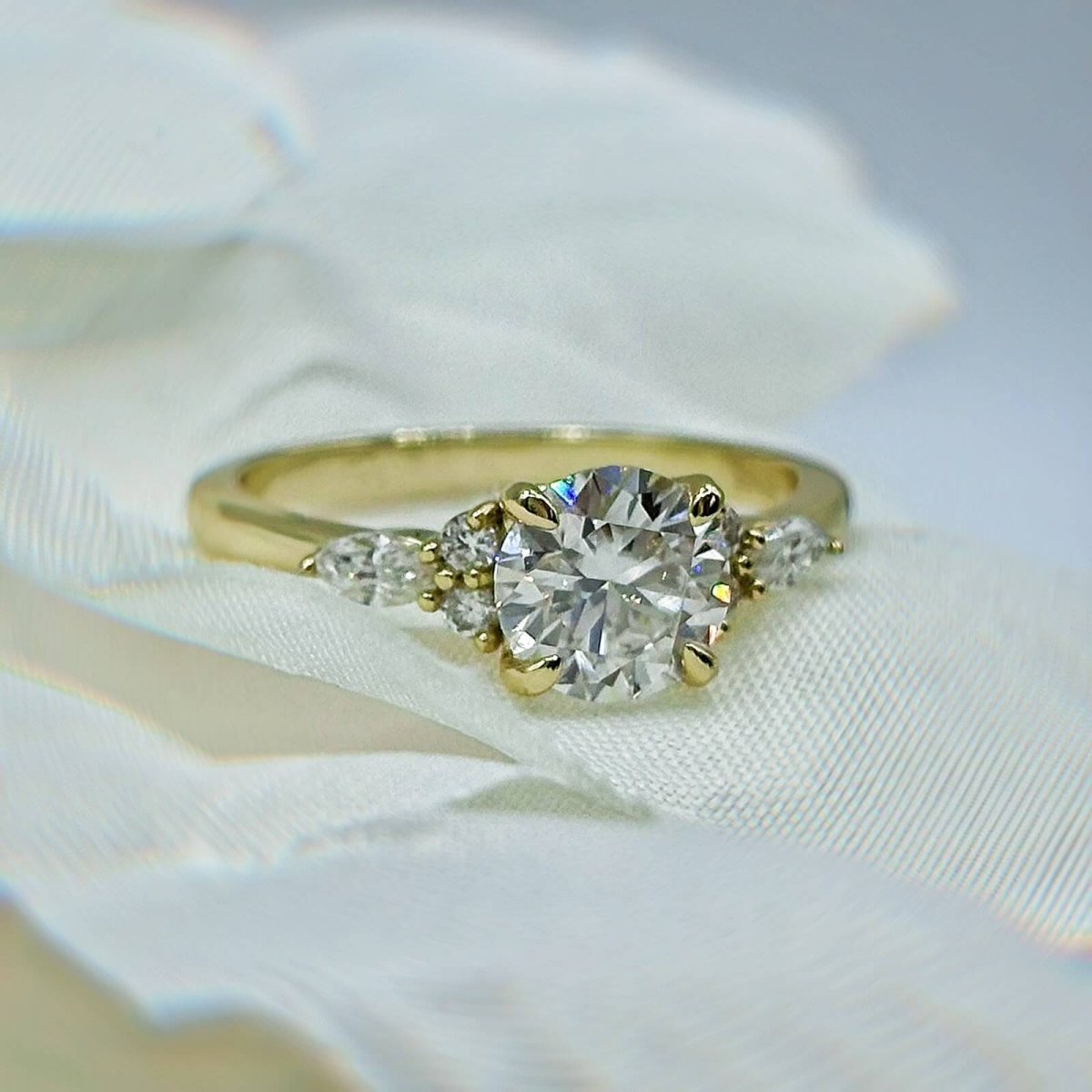 ANILLO AURORA MOISANITA 1.0CT CON CERTIFICADO GRA - Imagen 5