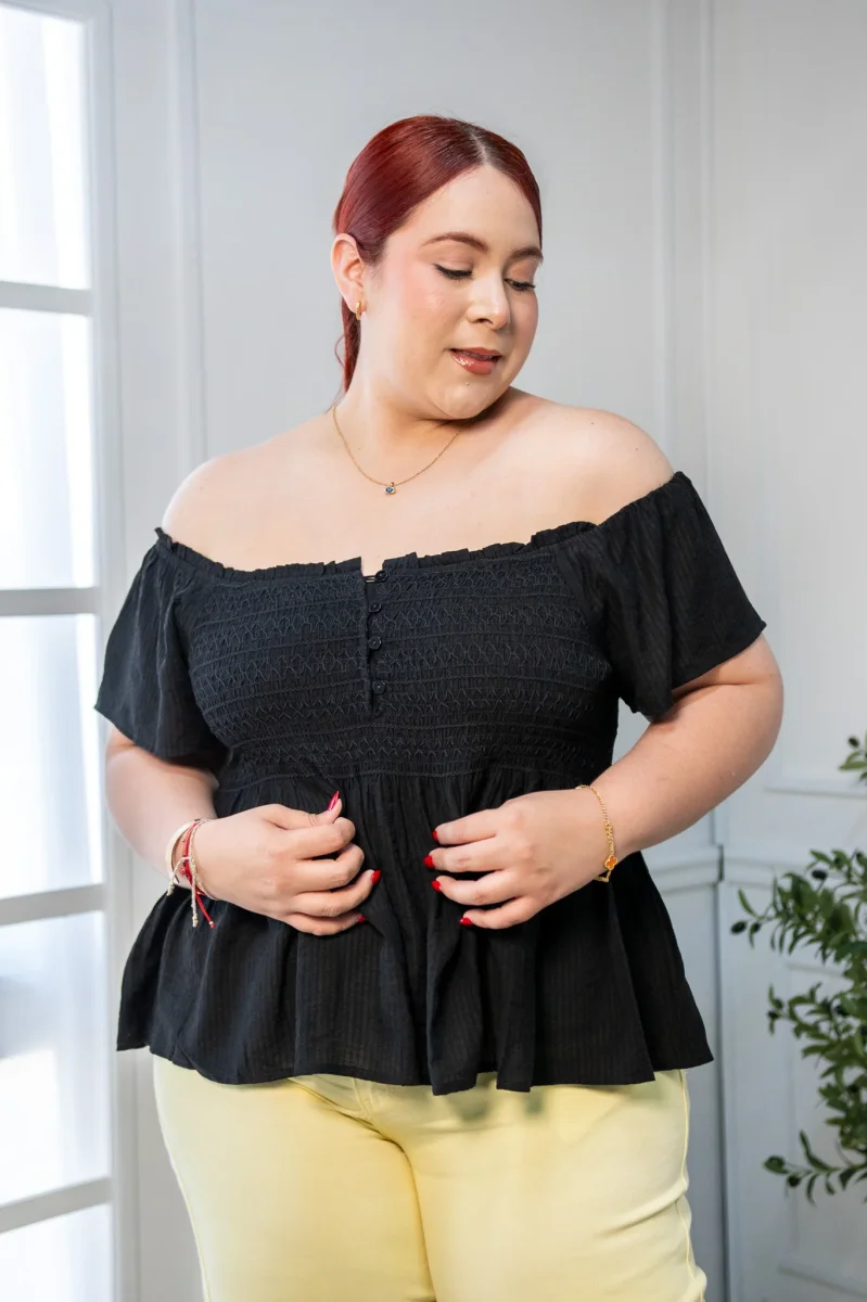 Blusa Curvy Off Shoulder Resorte Peplum Negra - Imagen 8