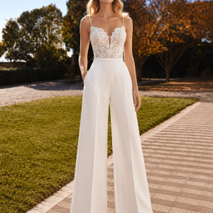 Pantalón novia palazzo con costura central.