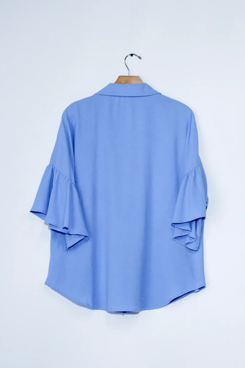 Camisa Curvy Olanes en Manga Azul Femenina Romántica - Imagen 6
