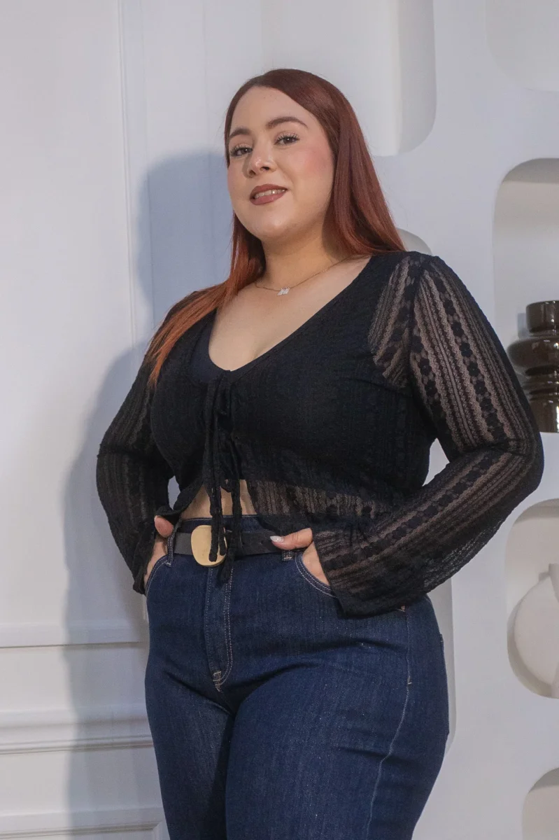 Blusa Curvy Encaje Negra Femenina Delicada Romántica Elegante - Imagen 2