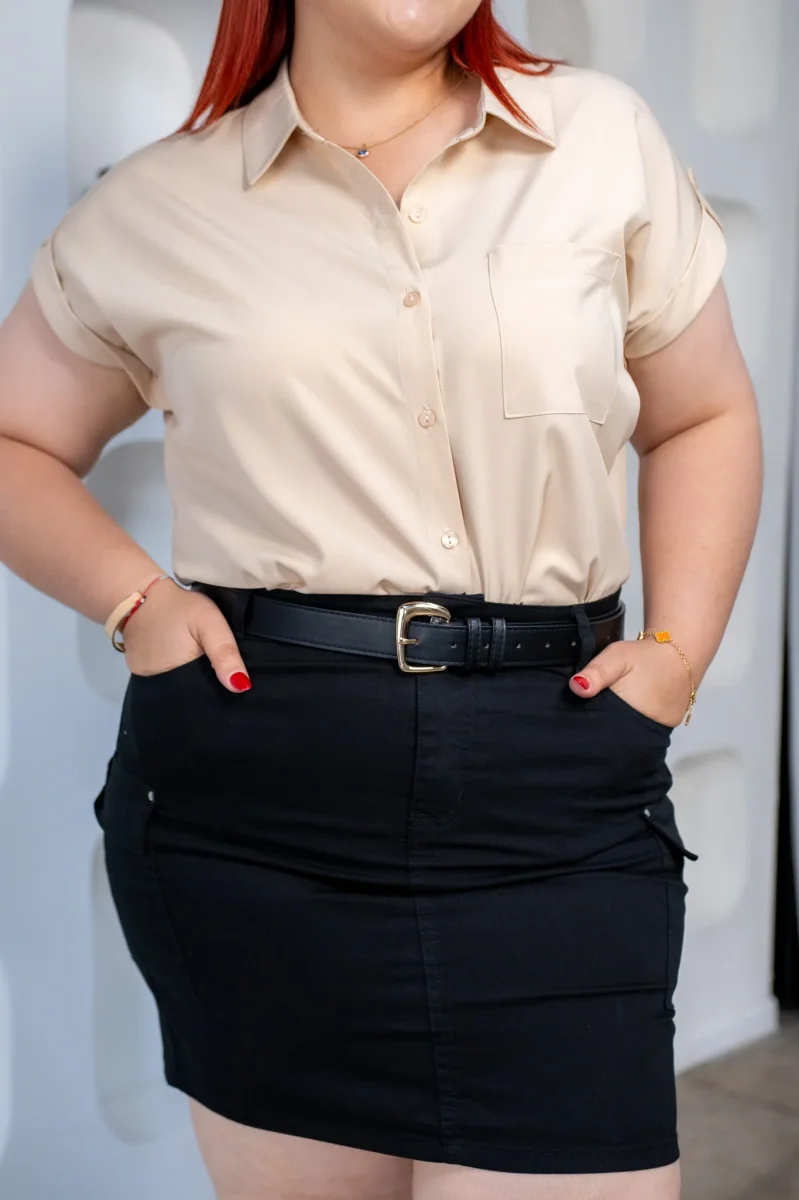 Camisa Curvy Lisa Bolsa Beige Nude Básica - Imagen 6