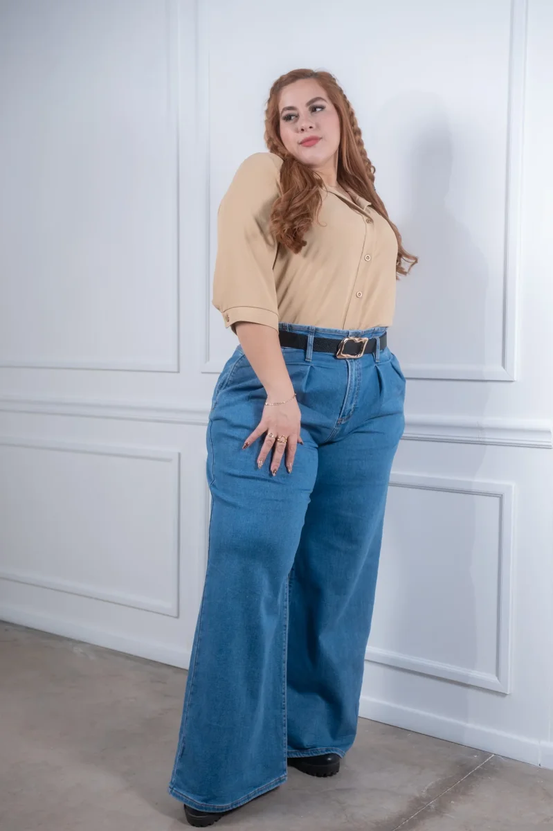 Camisa Curvy Lisa Manga 3/4 Beige Elegante - Imagen 4