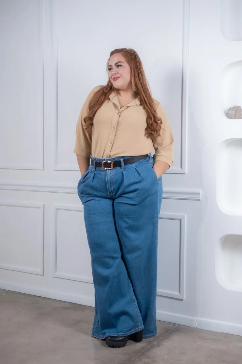 Camisa Curvy Lisa Manga 3/4 Beige Elegante - Imagen 5